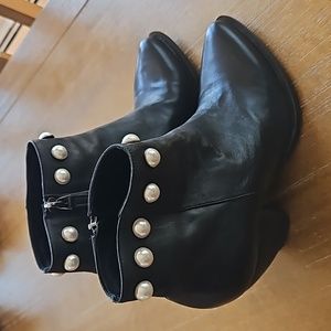 ALBERTO ZAGO BLACK ANKLE BOOTIES WITH PEARL TRIM